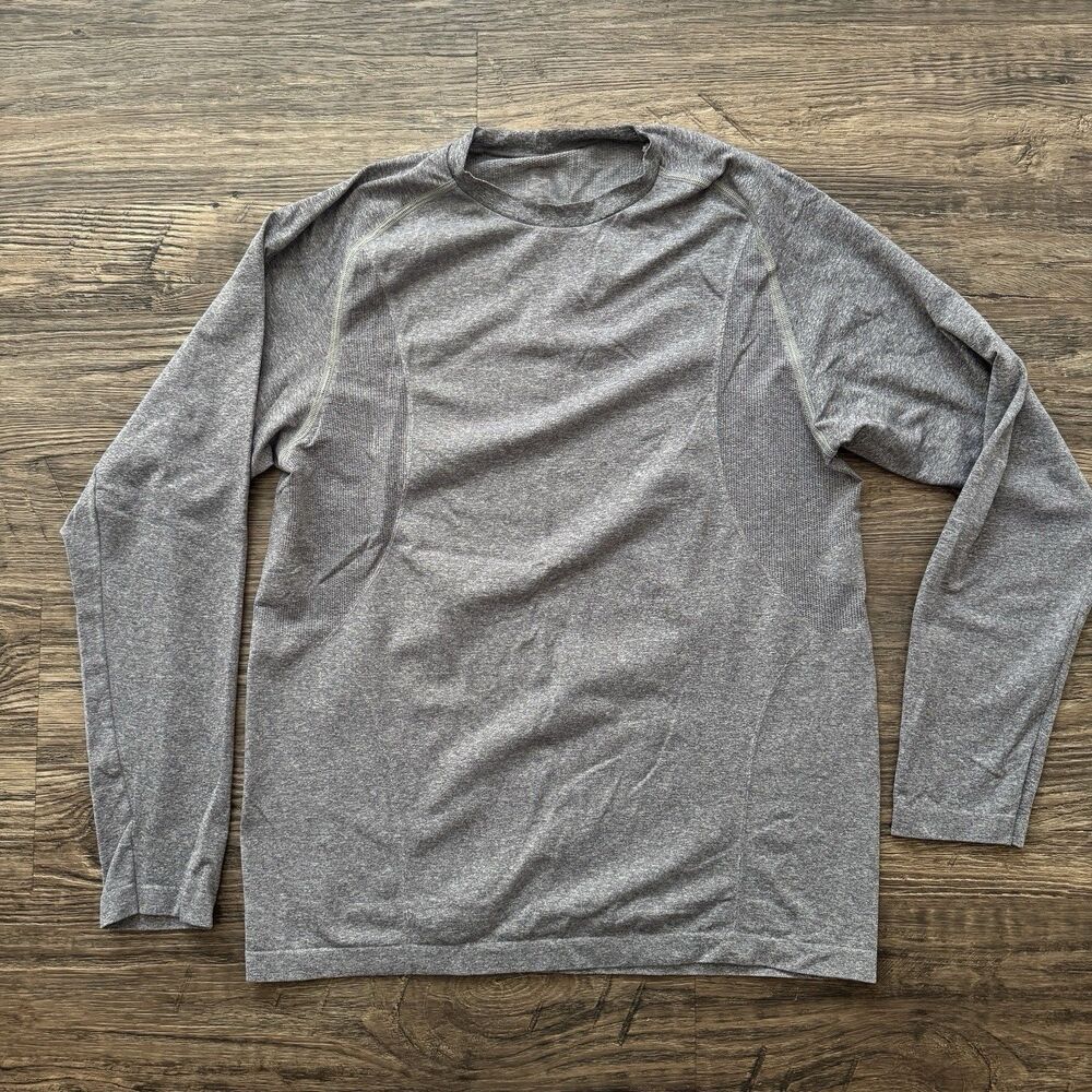 Nike Shirt Mens Medium Gray Long Sleeve Lightweight Athletic Running Top